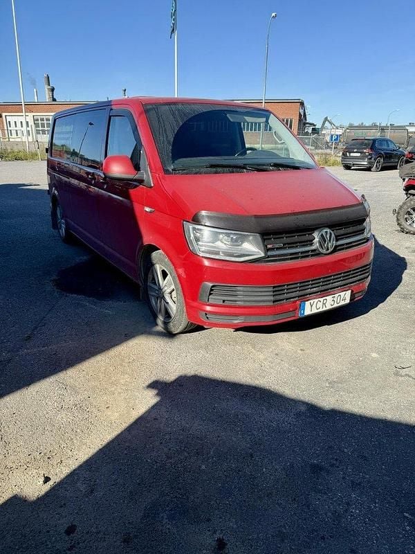 Röd Begagnad 2016 VW T6 Van | 185 000 kr (Bra pris) - Bild 1/4
