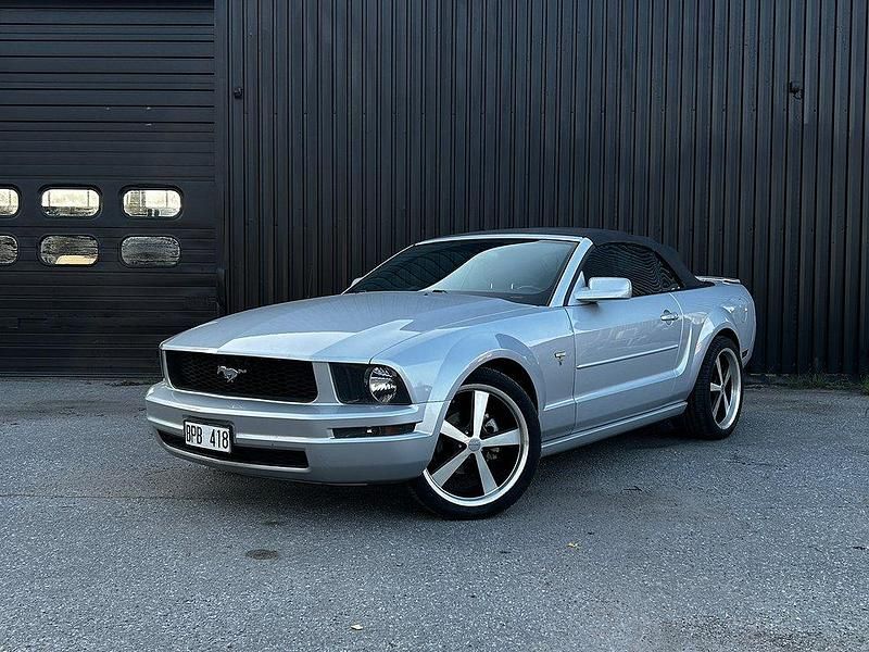 Silver Begagnad 2007 Ford Mustang Convertible Cab | 149 900 kr - Bild 1/4