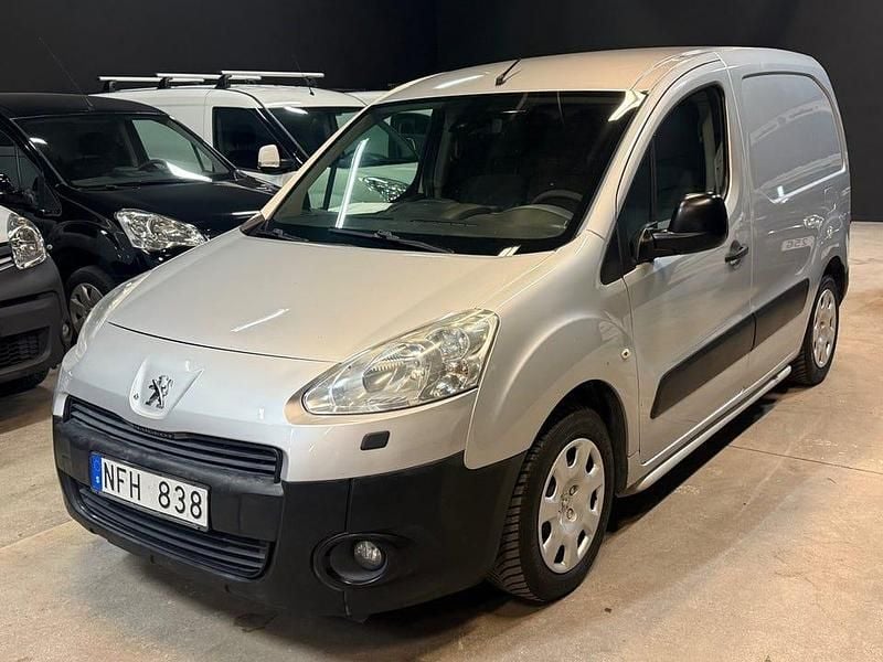 Grå Begagnad 2012 Peugeot Partner Minibuss | 34 900 kr (Bra pris) - Bild 1/4