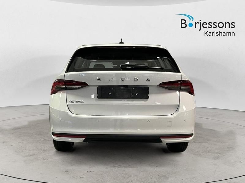 Ny Skoda Octavia 2026 Vit Kombi