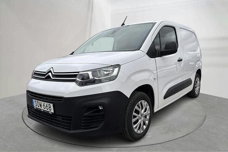 Vit Begagnad 2022 Citroën Berlingo Minibuss | 159 000 kr (Marknadspris) - Bild 1/4