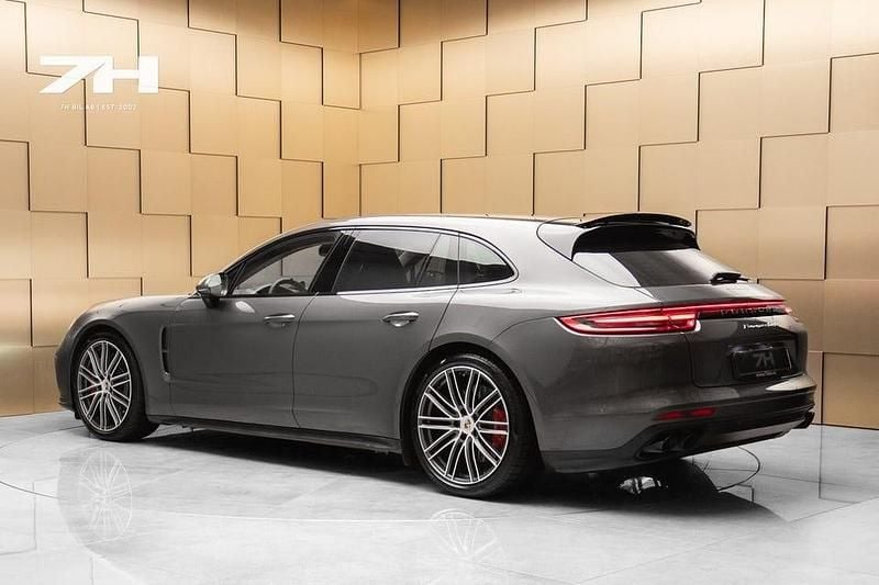 Begagnad Porsche Panamera Turbo Sport Turismo 549 HK (403 kW) 2018 Grå Sedan