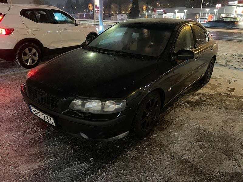 Begagnad 2001 Volvo S60 Sedan | 5 000 kr (Superpris) - Bild 1/4