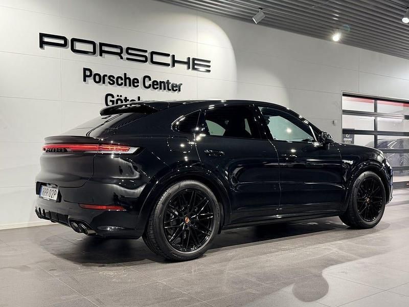 Begagnad Porsche Cayenne 471 HK (346 kW) 2025 Svart SUV