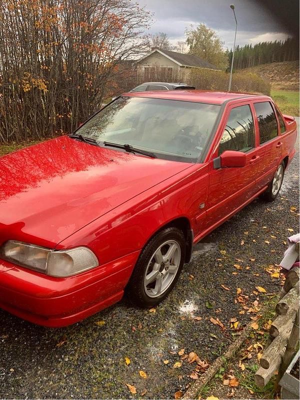 Röd Begagnad 2000 Volvo S70 Standard Sedan | 18 000 kr (Marknadspris) - Bild 1/4