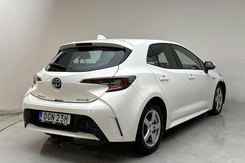 Begagnad Toyota Corolla Active 122 HK (89 kW) 2020 Vit
