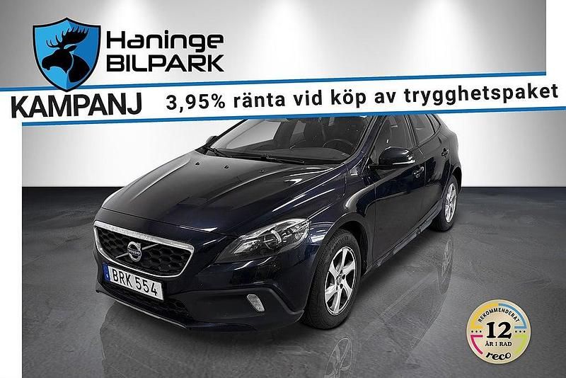 Blå Begagnad 2016 Volvo V40 Momentum Halvkombi | 139 995 kr (Marknadspris) - Bild 1/3