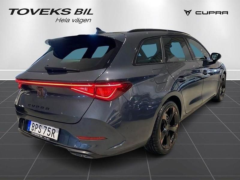 Begagnad Cupra Leon 150 HK (110 kW) 2023 Grå