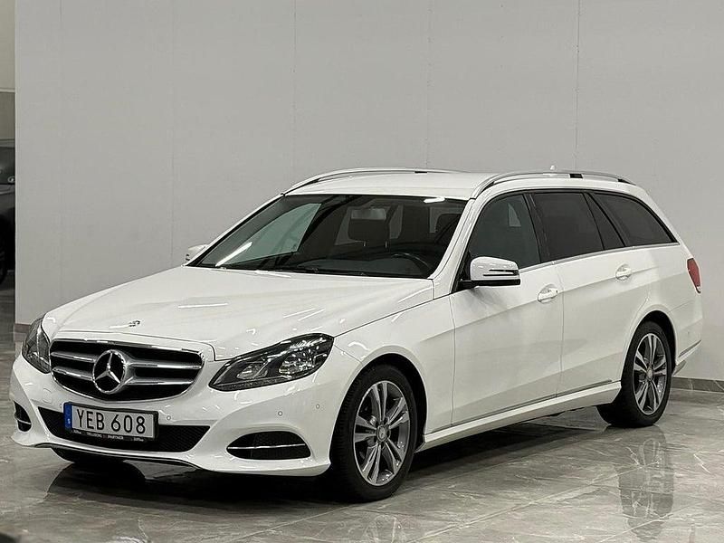 Begagnad Mercedes E220 Avantgarde 170 HK (125 kW) 2016 Vit Kombi
