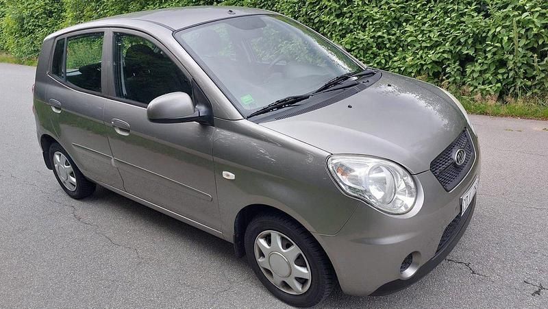 Grå Begagnad 2010 Kia Picanto 4 Halvkombi | 37 900 kr (Marknadspris) - Bild 1/4
