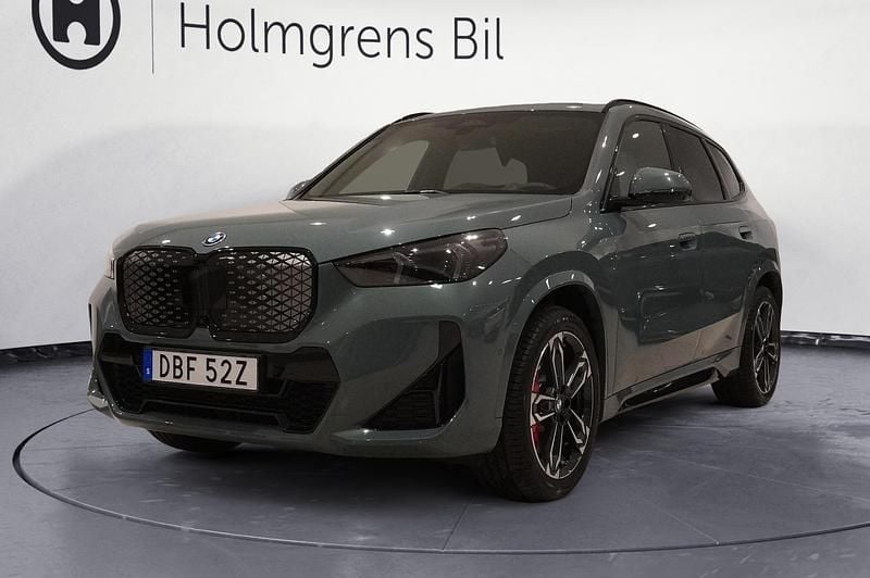 Grön Begagnad 2026 BMW iX1 SUV | 649 800 kr - Bild 1/4