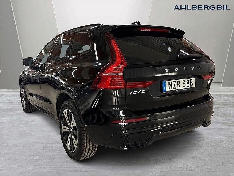 Begagnad Volvo XC60 Plus 253 HK (186 kW) 2022 Svart SUV