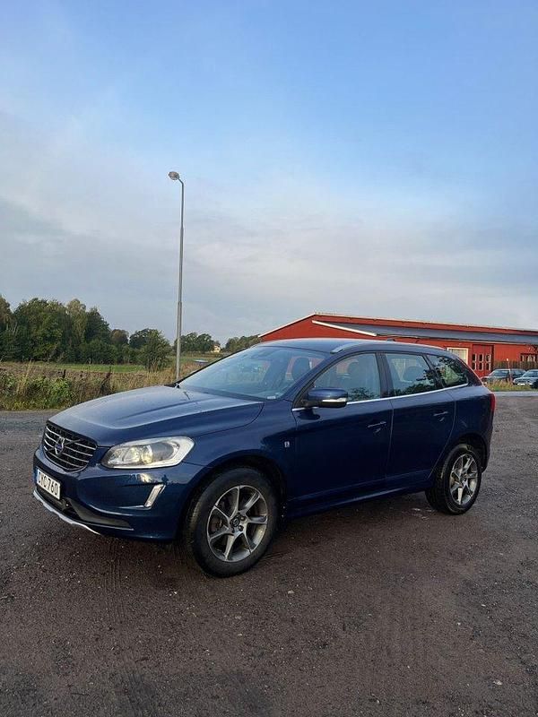 Begagnad Volvo XC60 Ocean Race 181 HK (133 kW) 2014 Blå SUV
