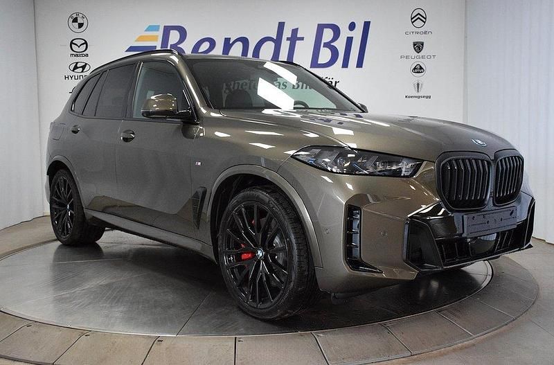 Manhattan metallic Ny 2025 BMW X5 M Sport SUV | 1 235 000 kr (Dyr) - Bild 1/3