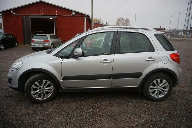 Begagnad Suzuki SX4 120 HK (88 kW) 2012 Grå Halvkombi