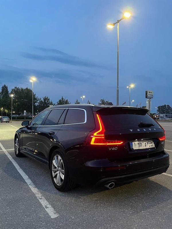 Begagnad Volvo V60 150 HK (110 kW) 2020 Kombi