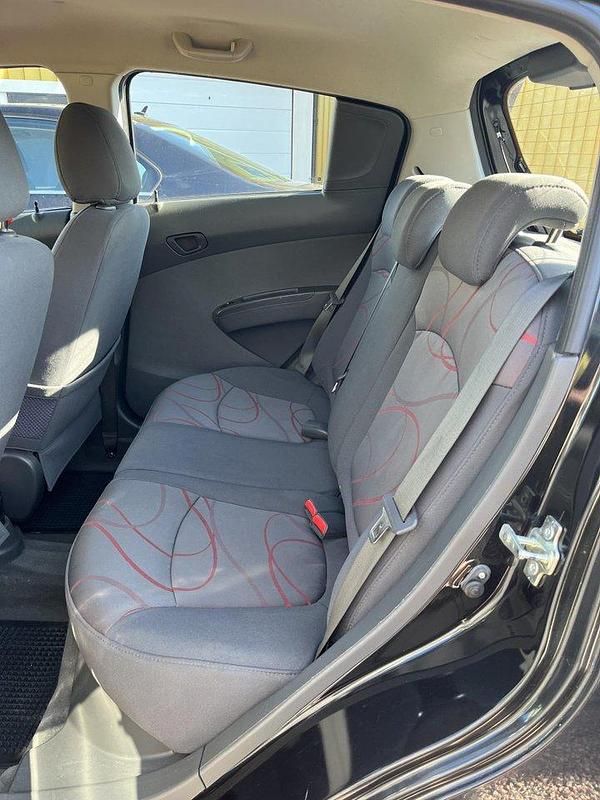 Svart Begagnad 2010 Chevrolet Spark Halvkombi | 22 000 kr (Bra pris) - Bild 1/4