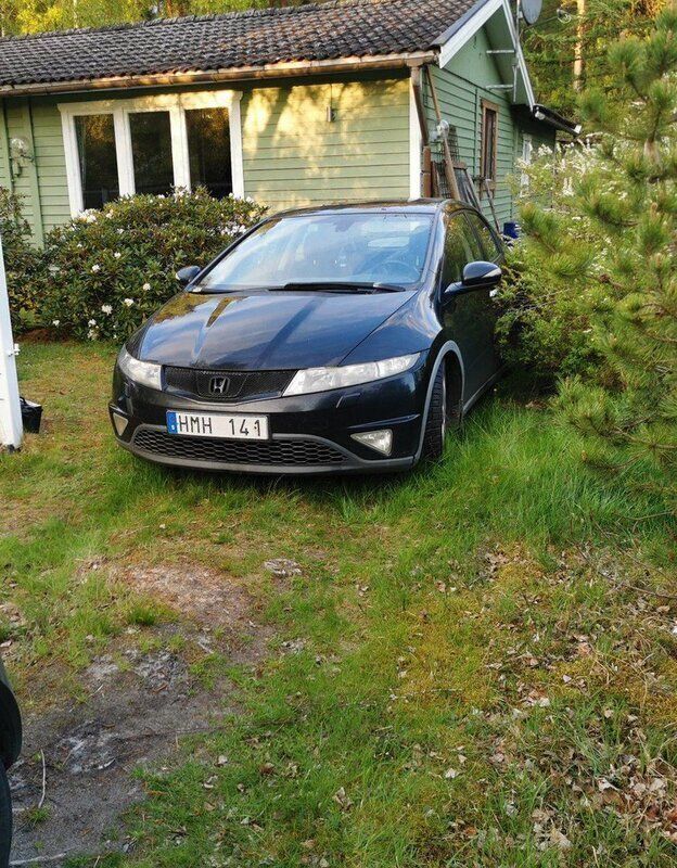 Svart Begagnad 2008 Honda Civic Sport Halvkombi | 19 900 kr (Dyr) - Bild 1/3