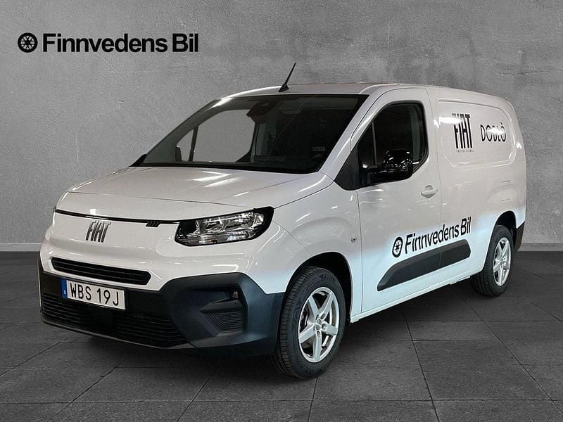 Vit Begagnad 2024 Fiat Doblò Minibuss | 304 000 kr (Lite dyr) - Bild 1/4