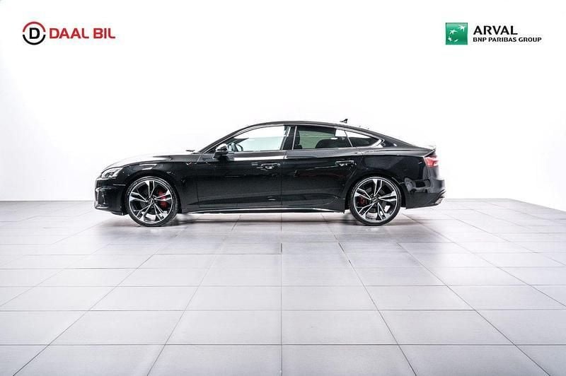 Svart Begagnad 2023 Audi A5 Sportback S-Line Halvkombi | 399 900 kr (Bra pris) - Bild 1/4