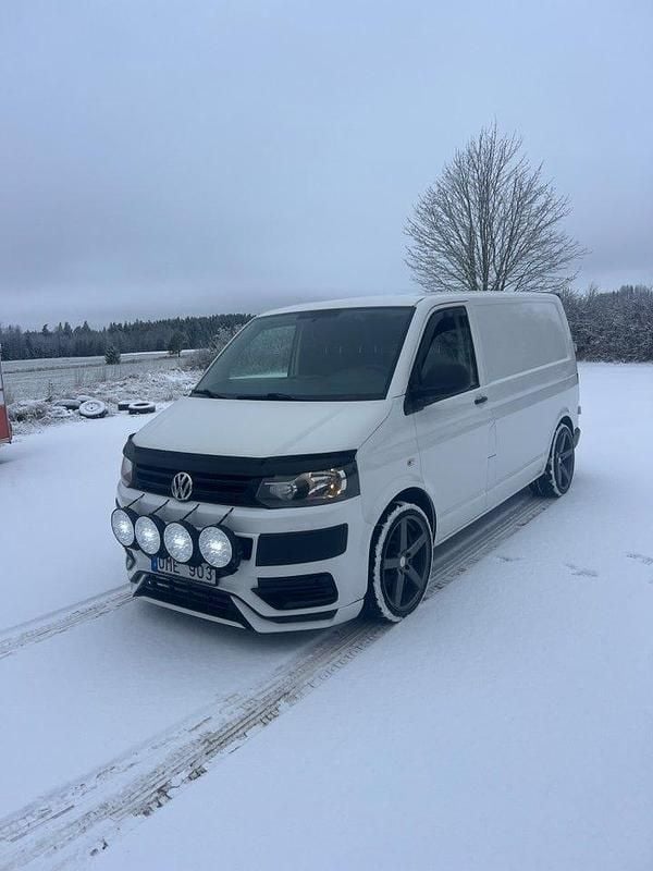 Vit Begagnad 2011 VW T5 Van | 89 000 kr (Lite dyr) - Bild 1/4