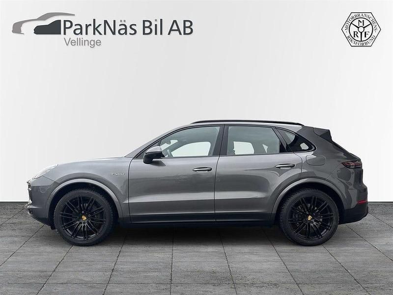 Begagnad Porsche Cayenne 462 HK (339 kW) 2020 Quarzit grey metallic SUV