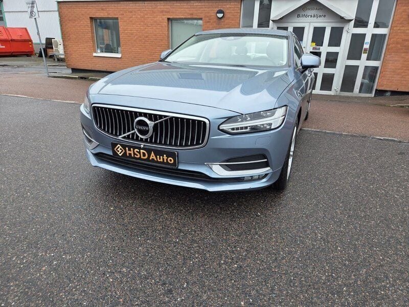 Ljusblå Begagnad 2017 Volvo S90 Inscription Sedan | 225 000 kr (Bra pris) - Bild 1/4