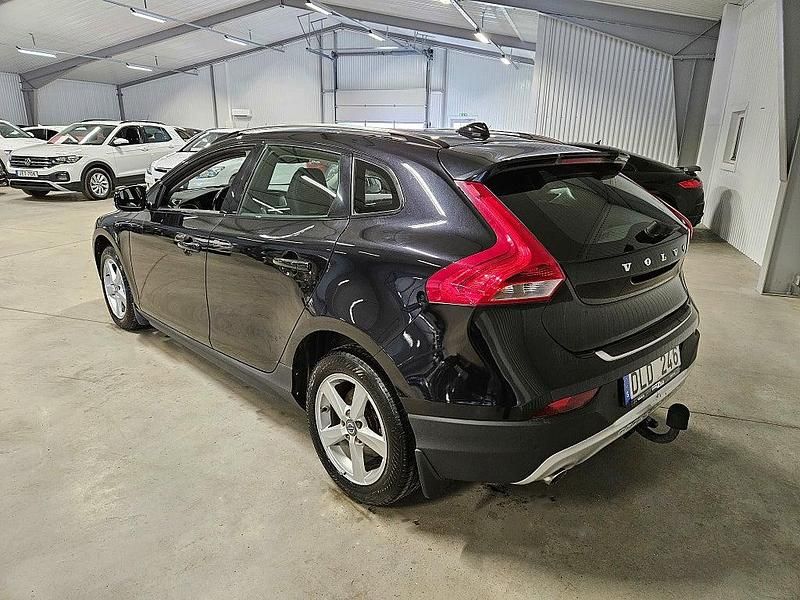 Begagnad Volvo V40 Summum 150 HK (110 kW) 2013 Svart Halvkombi