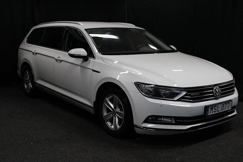 Vit Begagnad 2015 VW Passat GT Kombi | 174 900 kr (Marknadspris) - Bild 1/4