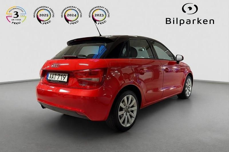 Begagnad Audi A1 Sportback Sport 86 HK (63 kW) 2014 Röd Halvkombi