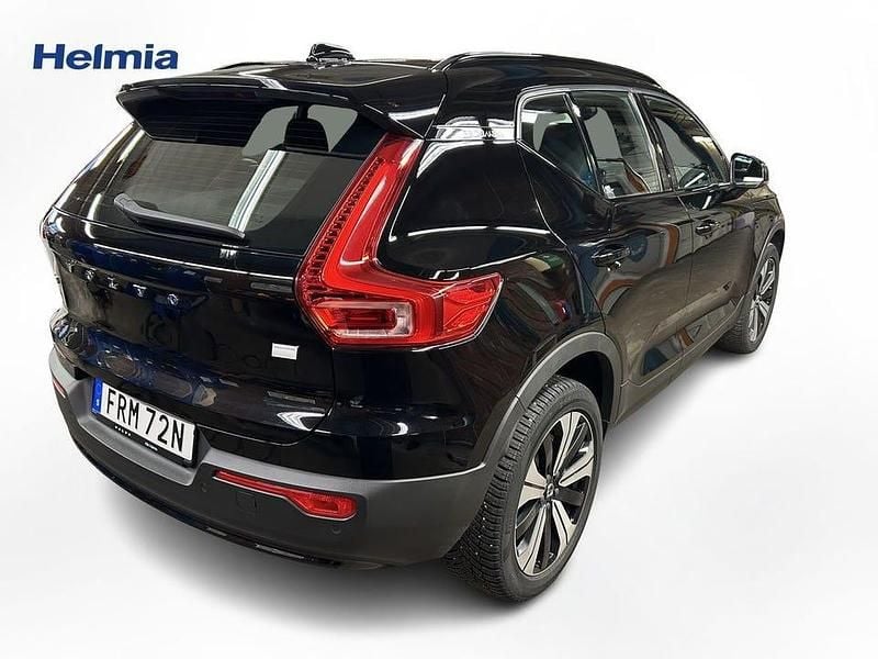 Begagnad Volvo XC40 Core 175 kW (238 HK) 2023 Svart SUV