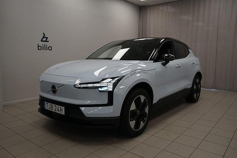 Ljusblå Begagnad 2024 Volvo EX30 Plus SUV | 349 900 kr (Marknadspris) - Bild 1/3