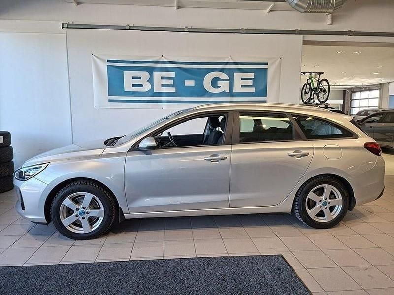 Begagnad Hyundai i30 141 HK (103 kW) 2017 Silver Kombi