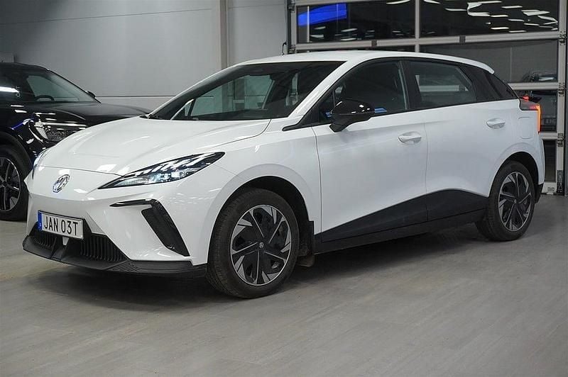 Vit Begagnad 2023 MG MG4 EV Halvkombi | 189 900 kr (Superpris) - Bild 1/4