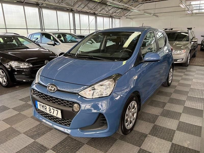 Begagnad Hyundai i10 Comfort 67 HK (49 kW) 2017 Ljusblå Halvkombi