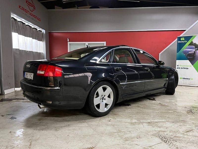 Begagnad Audi A8 335 HK (246 kW) 2004 Svart Sedan