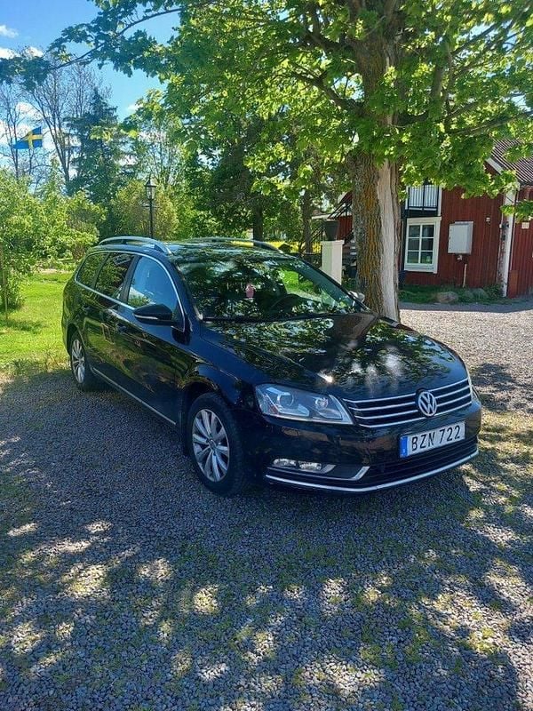 Svart Begagnad 2012 VW Passat Kombi | 58 000 kr (Bra pris) - Bild 1/2