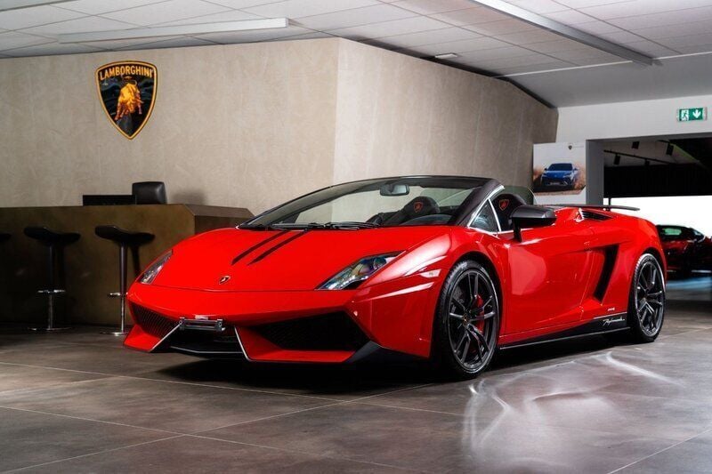 Röd Begagnad 2013 Lamborghini Gallardo Cab | 2 395 000 kr - Bild 1/4