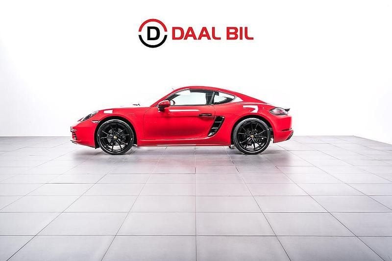 Röd Begagnad 2018 Porsche 718 Cayman Sportkupé | 629 700 kr - Bild 1/4