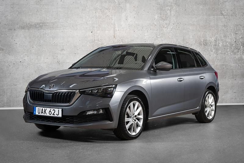 Begagnad Skoda Scala 112 HK (82 kW) 2023 Grå Halvkombi