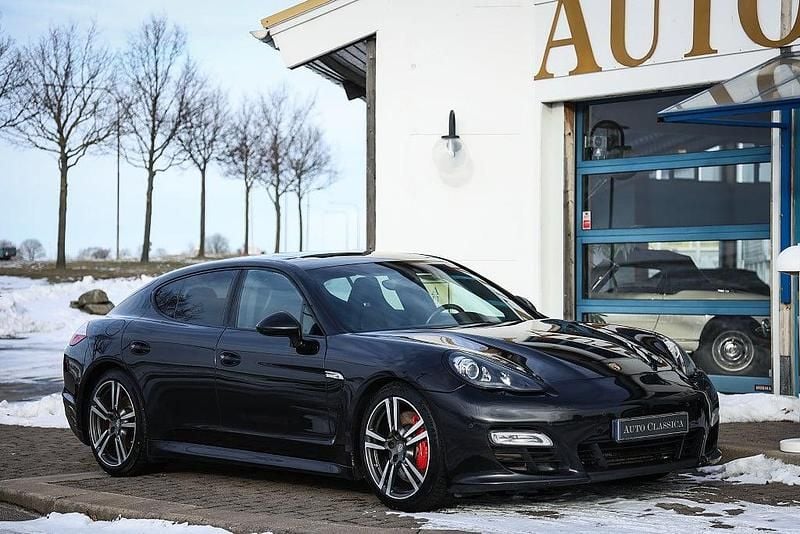 Begagnad Porsche Panamera 430 HK (316 kW) 2012 Svart Halvkombi