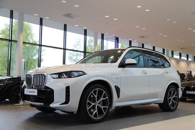Svart Ny 2024 BMW X5 M Sport SUV | 1 029 000 kr (Bra pris) - Bild 1/3