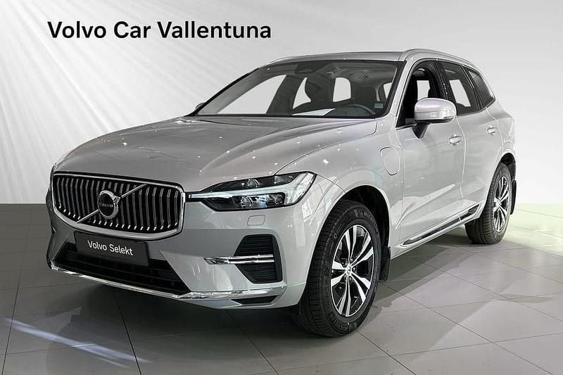 Silver Begagnad 2025 Volvo XC60 Core SUV | 499 900 kr (Superpris) - Bild 1/3