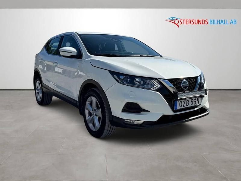 Vit Begagnad 2020 Nissan Qashqai SUV | 174 900 kr (Marknadspris) - Bild 1/4