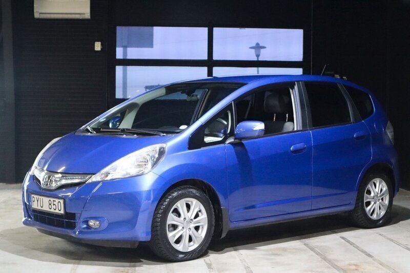 Begagnad Honda Jazz Hybrid 102 HK (75 kW) 2011 Blå Halvkombi