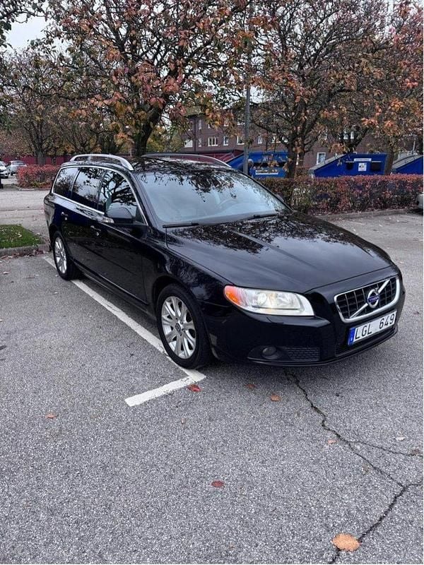 Svart Begagnad 2011 Volvo V70 Summum Kombi | 78 000 kr (Marknadspris) - Bild 1/4