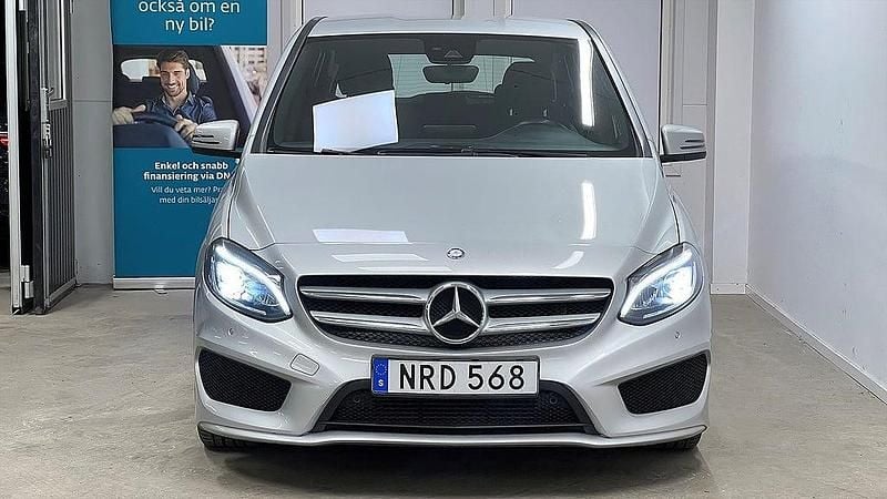 Begagnad Mercedes B200 AMG 136 HK (100 kW) 2015 Silver Minibuss