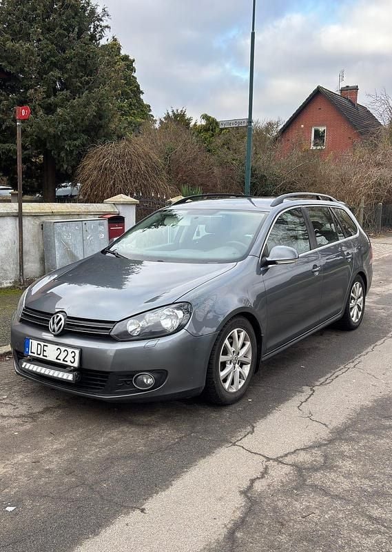 Begagnad 2011 VW Golf VI Halvkombi | 32 000 kr (Superpris) - Bild 1/4