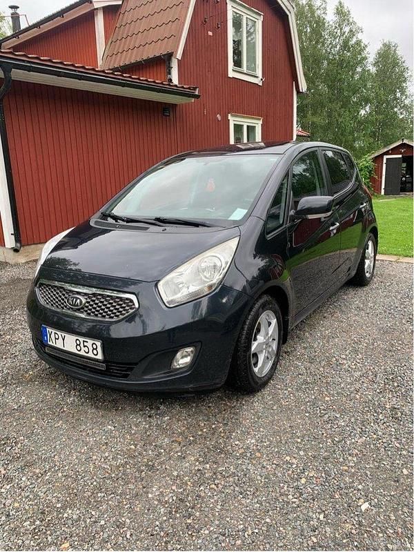 Svart Begagnad 2010 Kia Venga Comfort Halvkombi | 42 000 kr (Marknadspris) - Bild 1/4