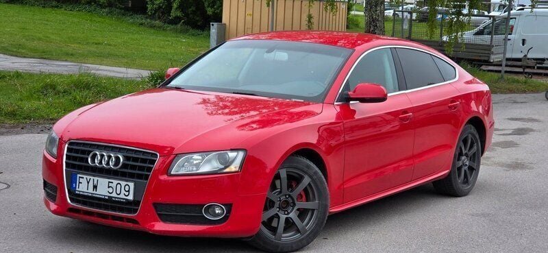 Röd Begagnad 2010 Audi A5 Sportkupé | 99 700 kr (Lite dyr) - Bild 1/4